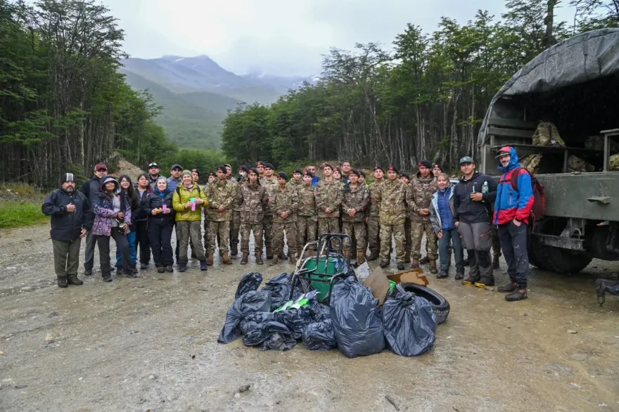 Jornada de limpieza Laguna Esmeralda