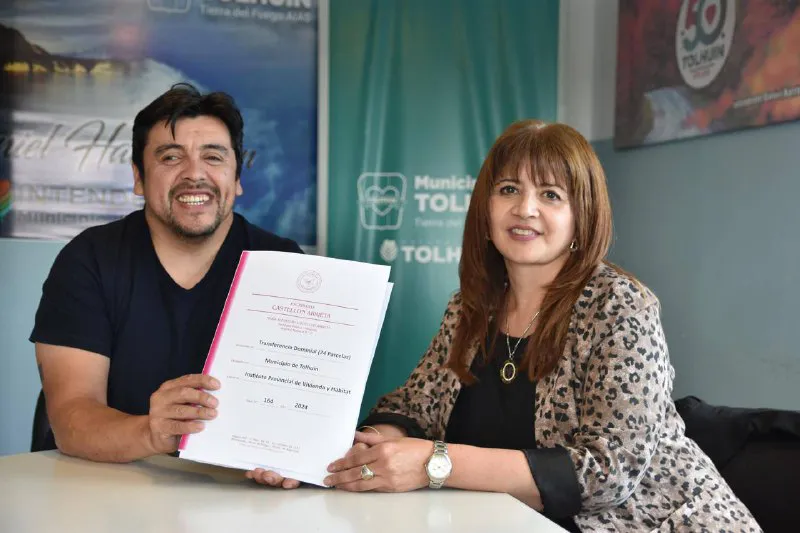 Entrega de Escrituras de parcelas- Municipio de Tolhuin