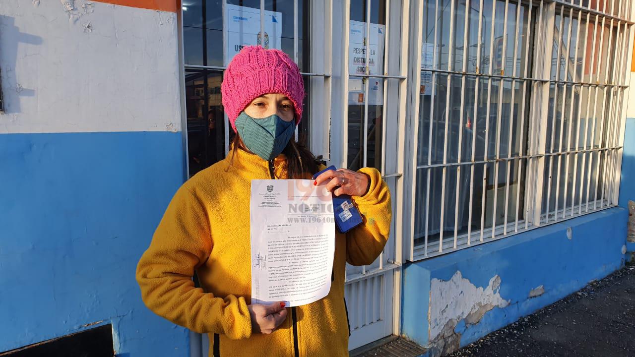 Mamá pide sacar apellido de su hija