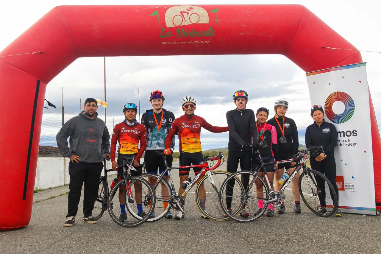 Carrera de ciclismo en Tolhuin 