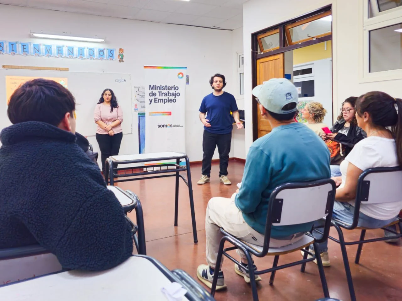 Ministerio de Trabajao, Esytdiantes CENS
