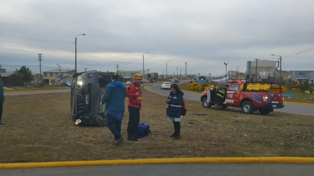 Choque y vuelco ruta n°3