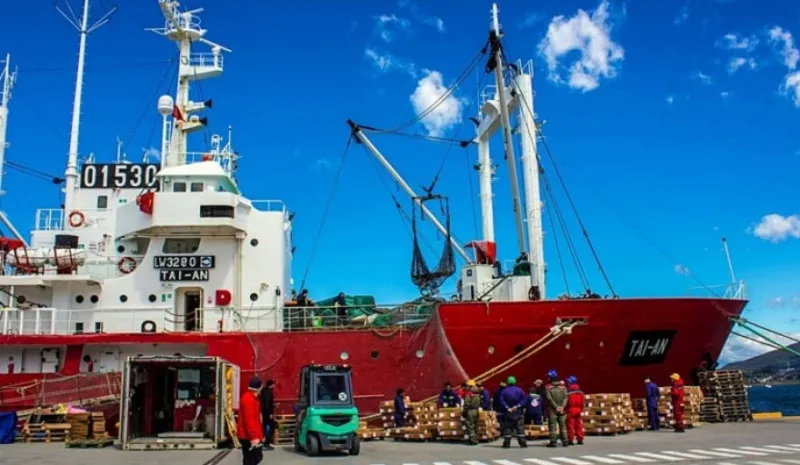 paro-en-buque-tai-an-por-incumplimientos-laborales_NUxW