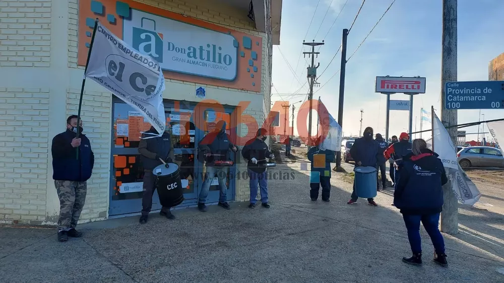 Protesta Don Atilio