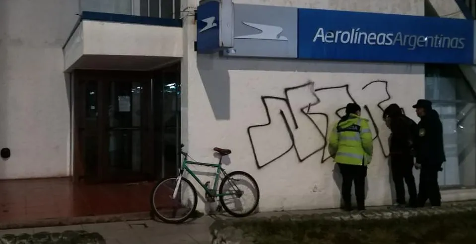 Detenido Grafiti Aerolíneas