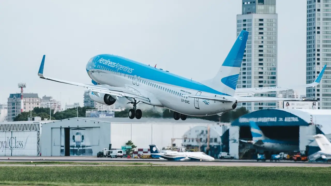LLA-Aerolineas-Argentinas-