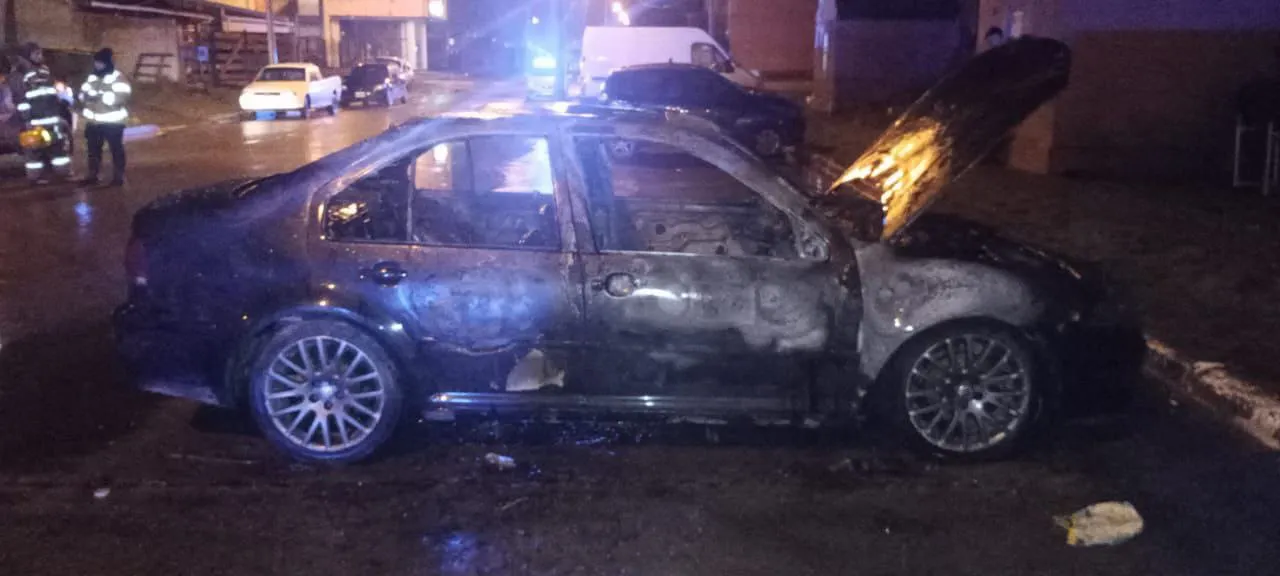 Incendio de automóviles barrio CGT