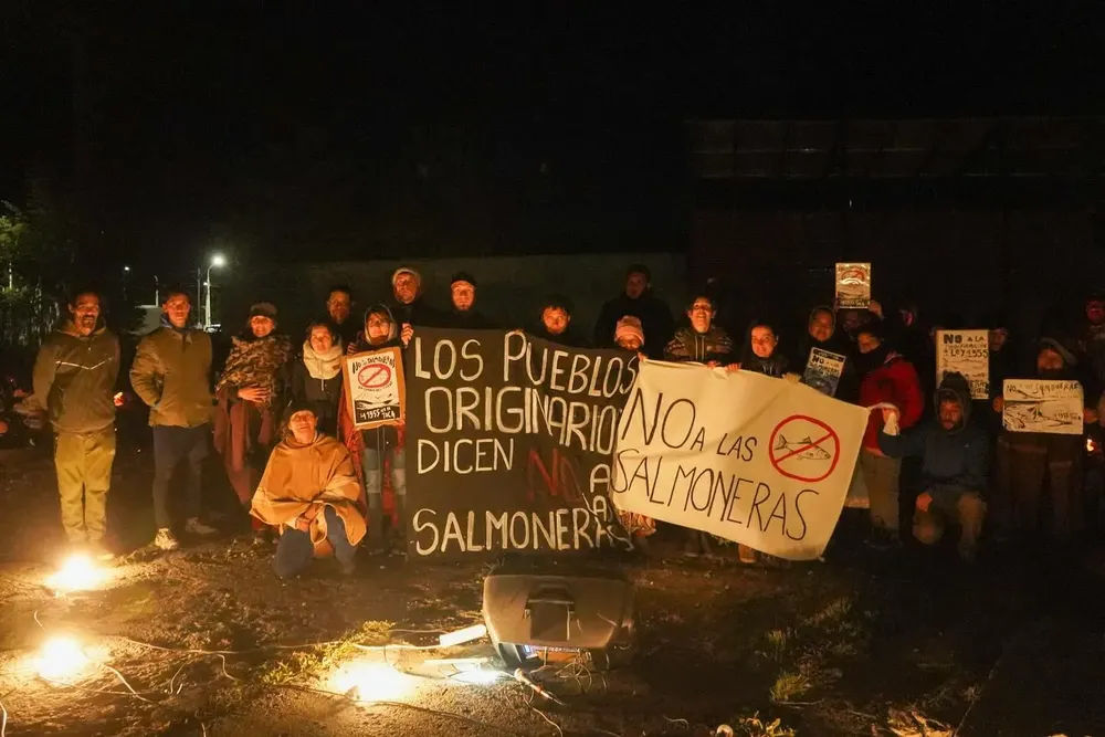 Comunidad Selk'nam- NO a las Salmoneras
