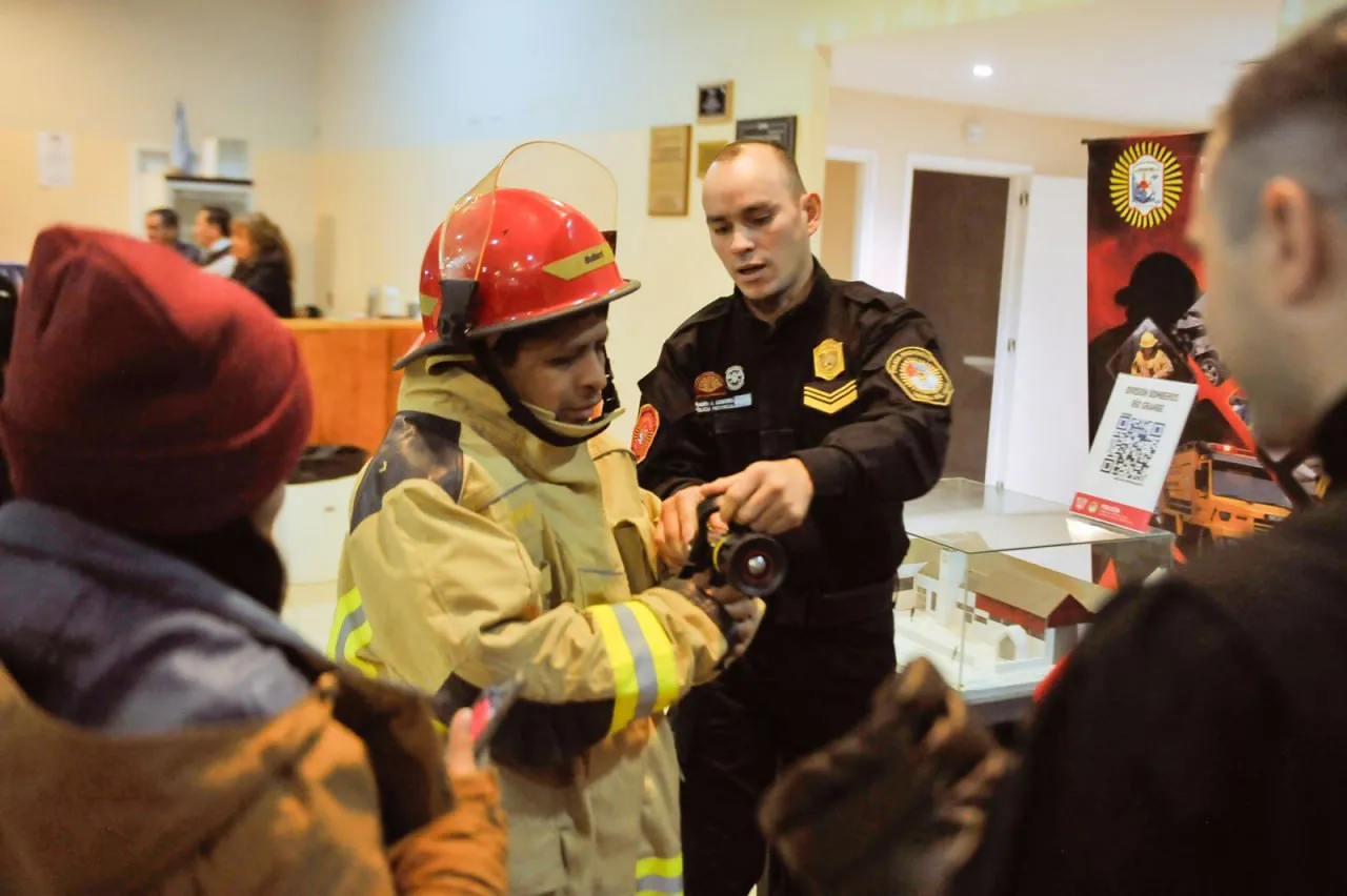 Exposición "Conociento a tu Policía"