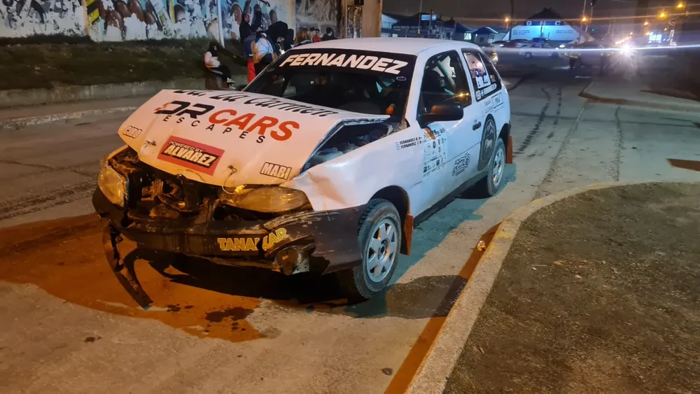 Choque auto hermandad