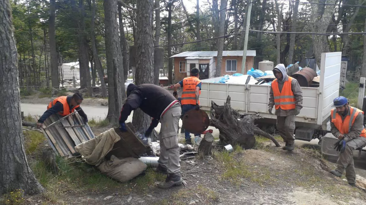 Jornada de limpieza barrio Dos Banderas