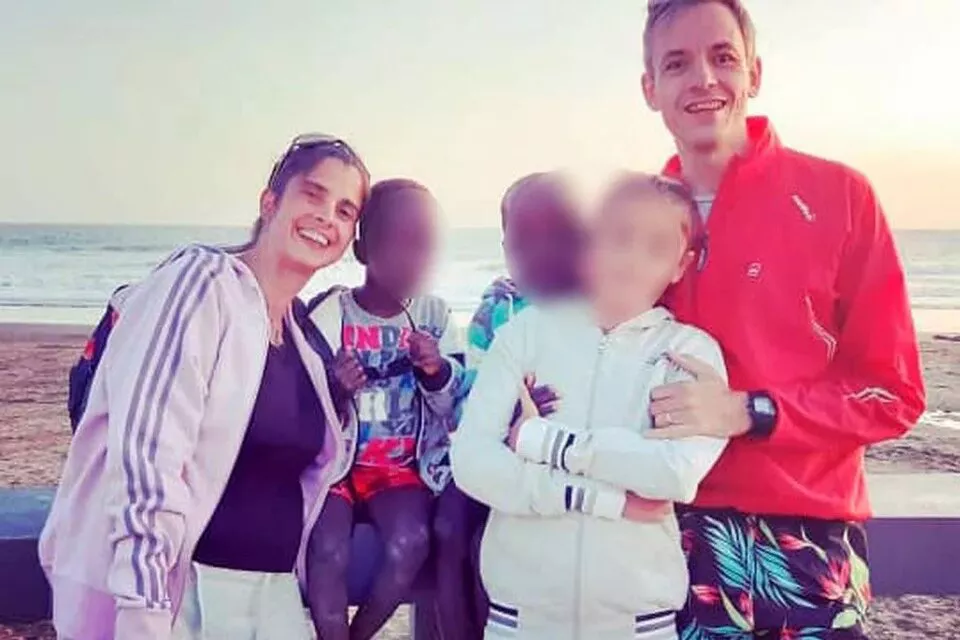 Niños africanos adoptados