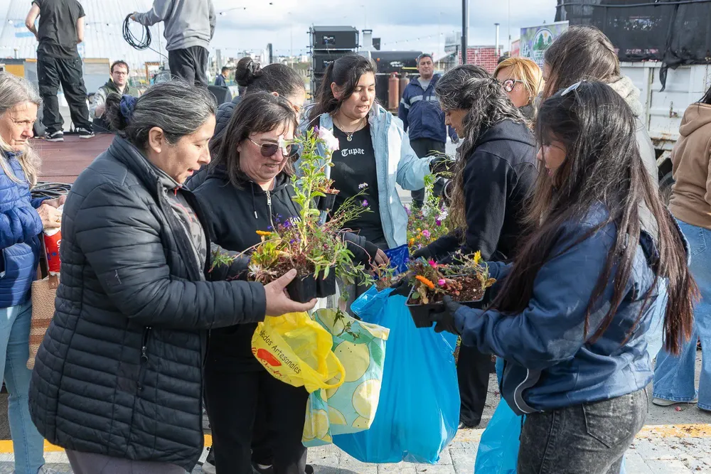 Entrega de plantines- Municipio de RG