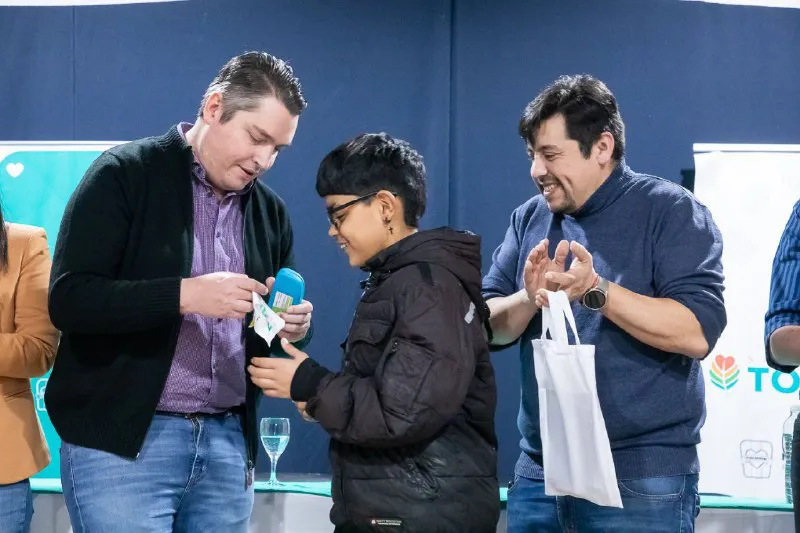 Perez Harrington- entrega de lentes