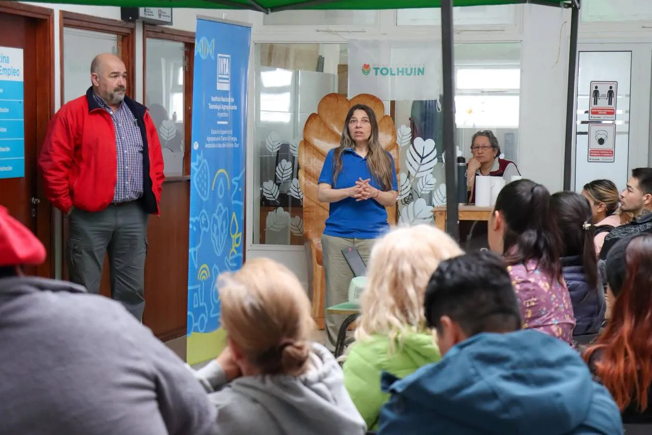 El Municipio junto al INTA fortalecen la producción avícola en Tolhuin