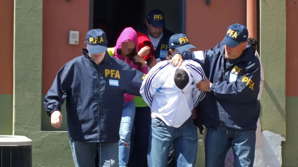 Deportación de extranjeros por robo