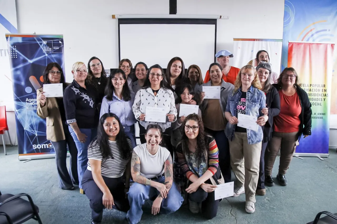 Entrega de certificados cuidadoras adultos mayores