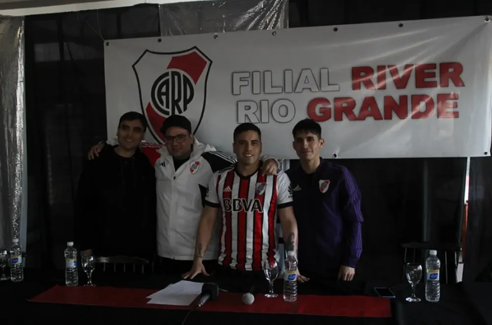 Filis River Plate Río Grande