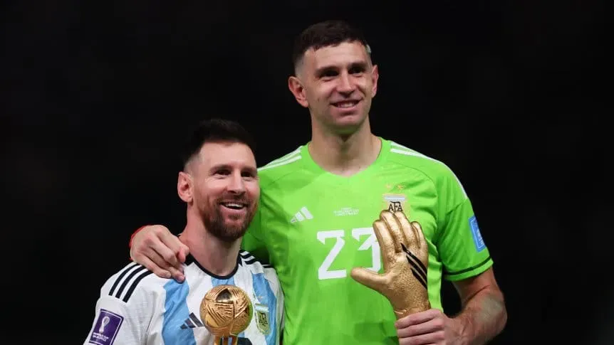 Dibu y Messi