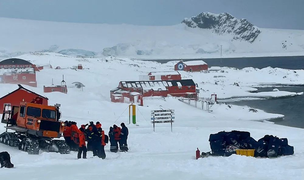 Campaña Antártica de Invierno 2024-25