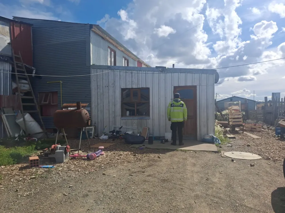 Allanamiento por robo de tarjeta y prendas RG