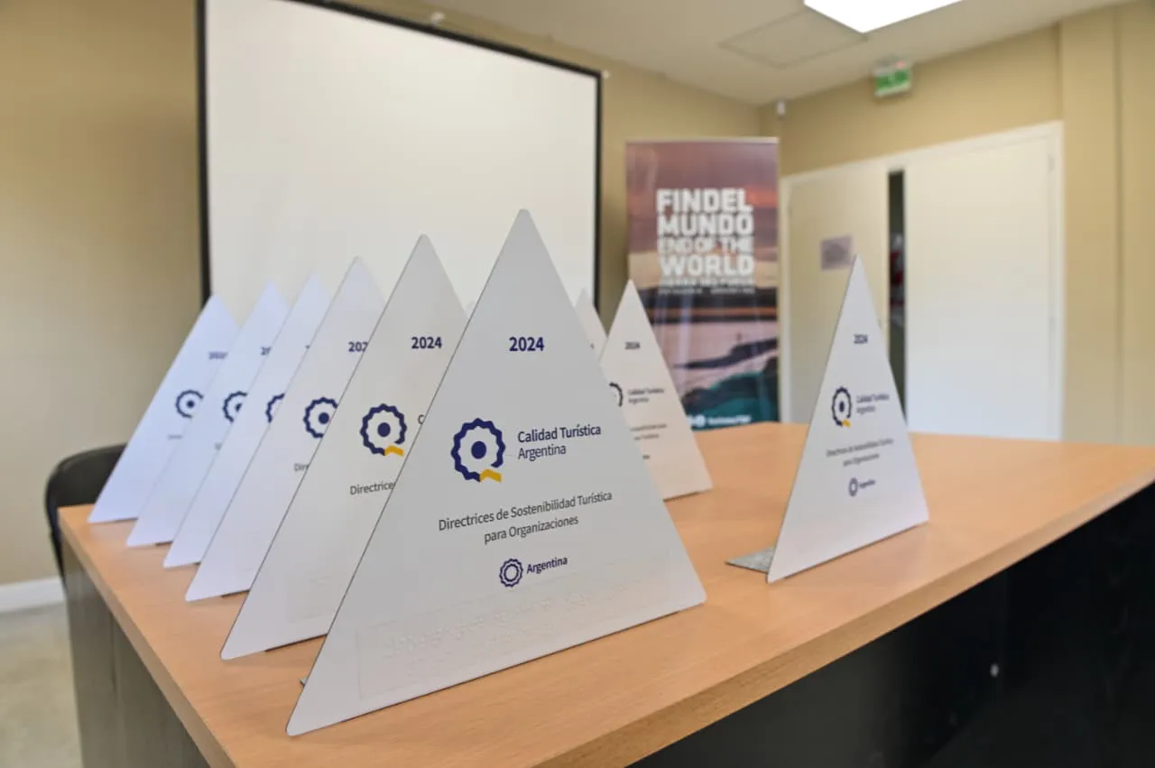 INFUETUR entrega distinciones 