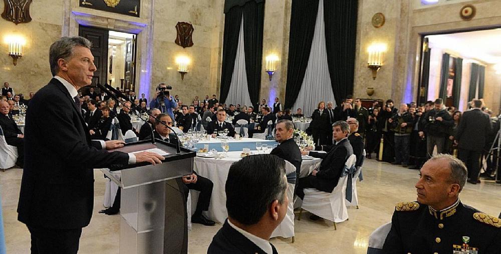 El Gobierno dispuso un 20% de aumento salarial para las Fuerzas Armadas