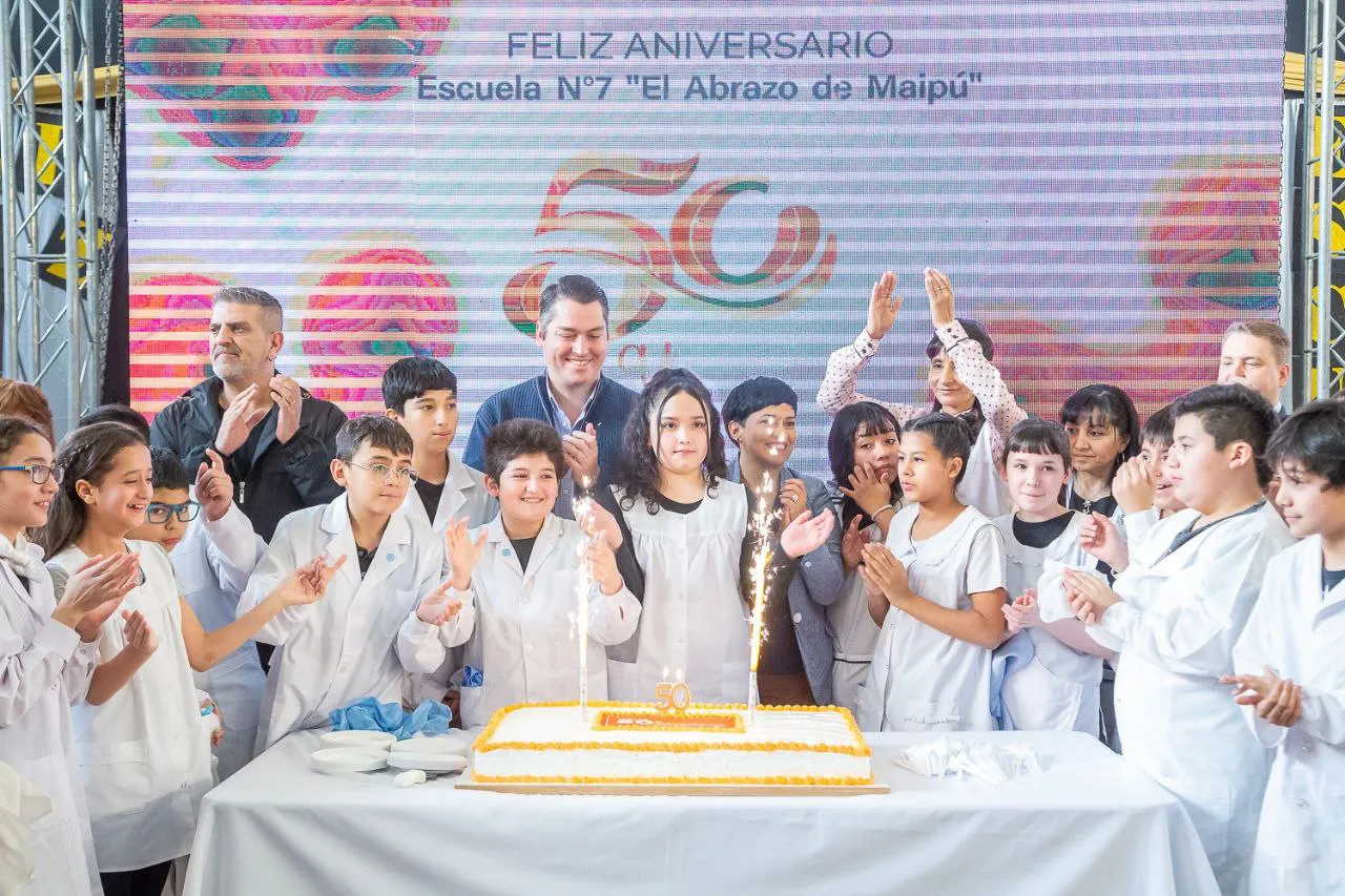 Perez aniversario Escuela 7