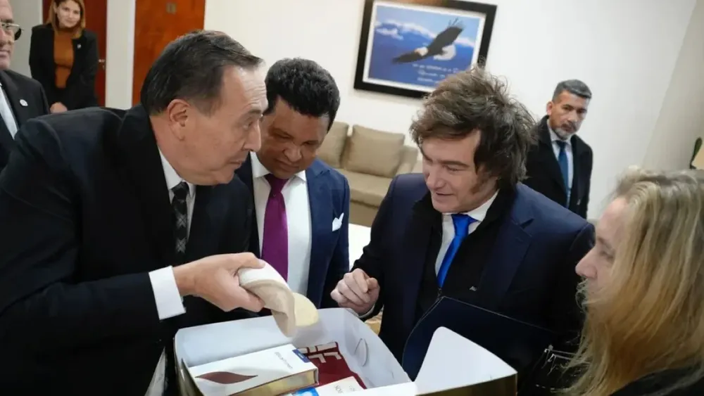 Milei- Pastor Ledesma