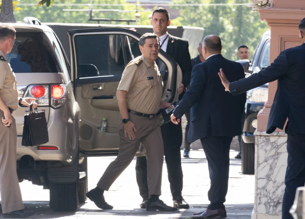 DNU- Militares en cargos del Ministerio de Defensa 