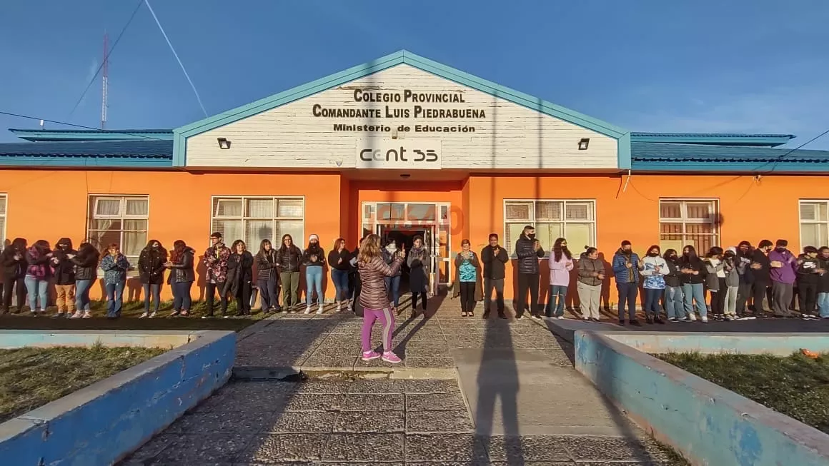 Abrazo Solidario Colegio Piedrabuena