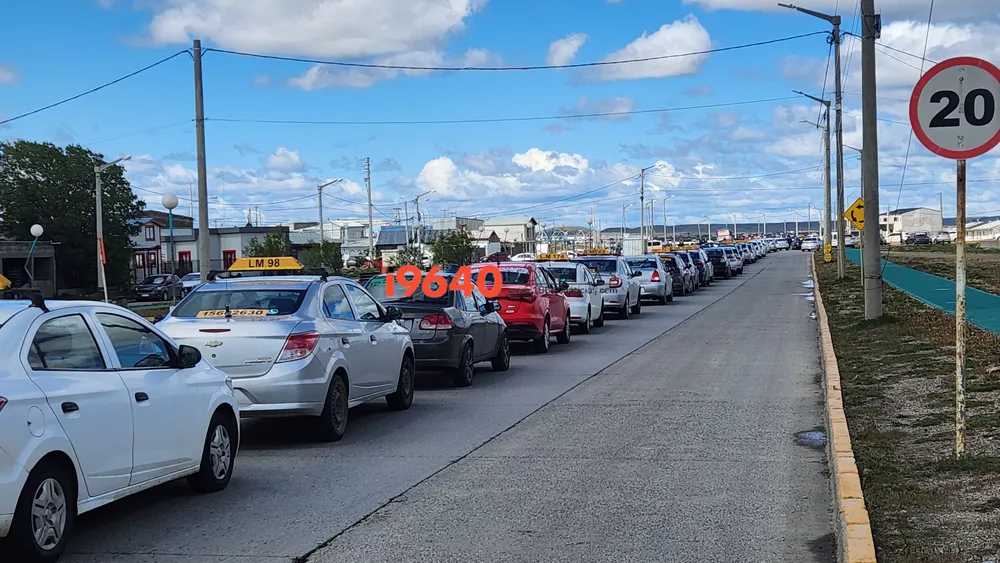 Corte de puente de taxistas y remiseros