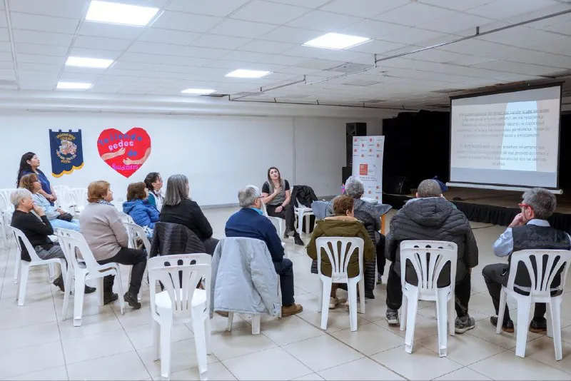 TALLERES PARA CUIDADORES Y FAMILIAS DE PERSONAS MAYORES- gob