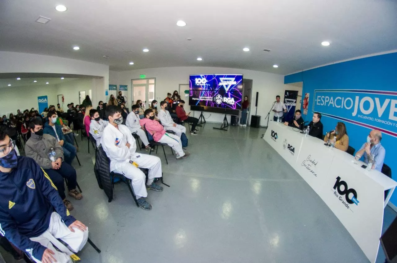 Mes de las Juventudes