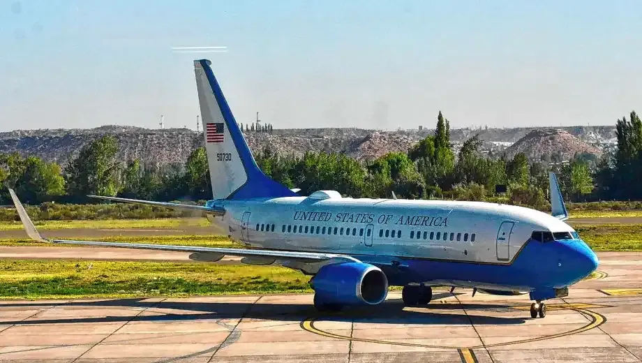 El avión Boeing C-40 Clipper en Neuquén 
