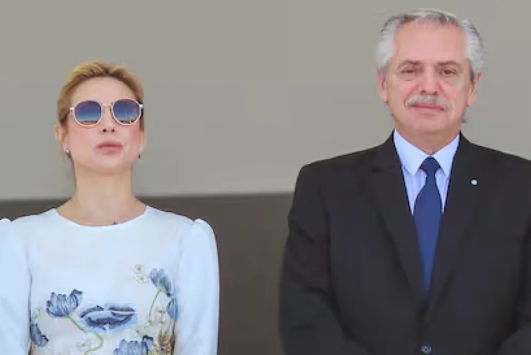 Renuncia abogados fabiola Yañez