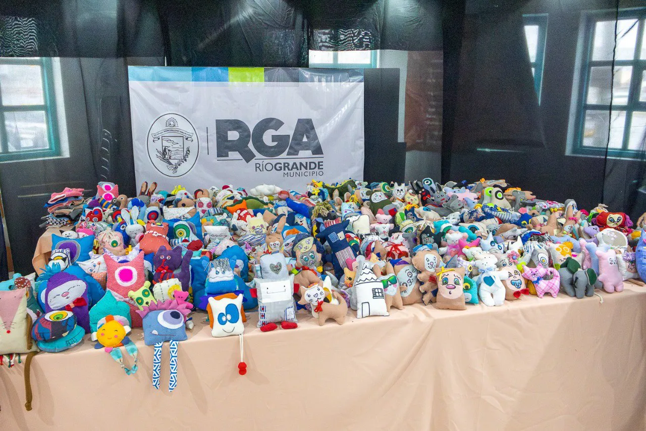 Muñecos solidarios- Municipio de RG