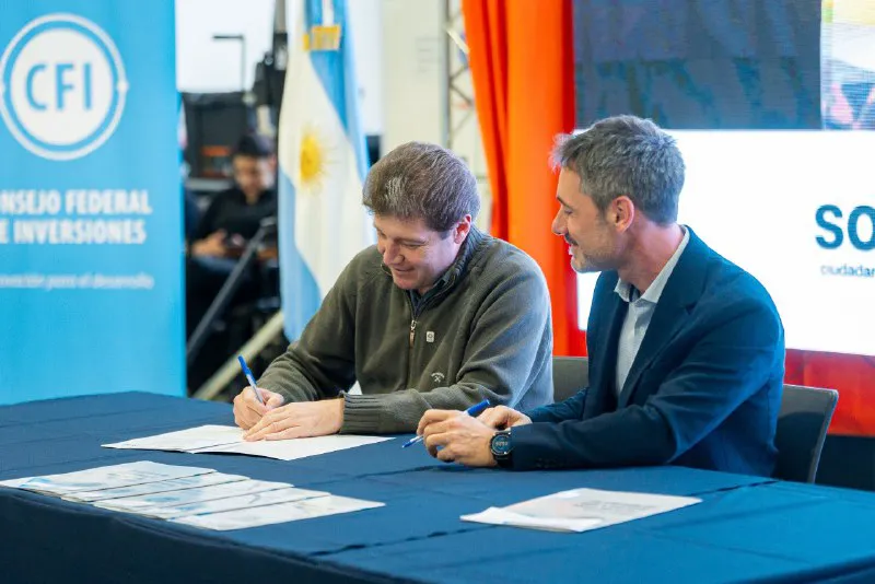 Gustavo Melella junto al secretario General del Consejo Federal de Inversiones (2)