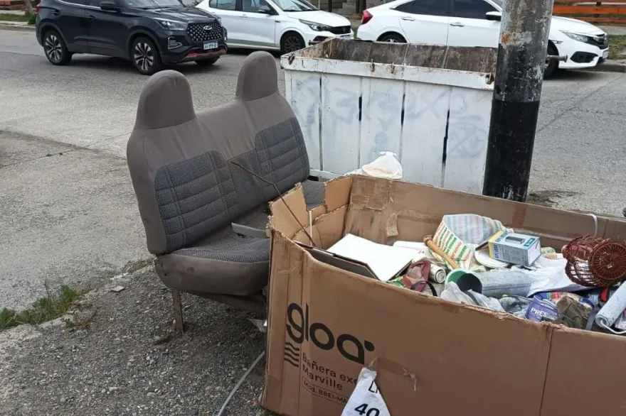 Prohibición arrojar residuos en espacios públicos y boulevares