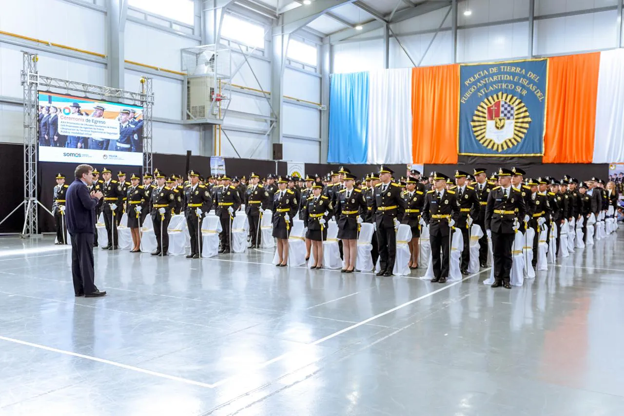 Egreso Policía Melella