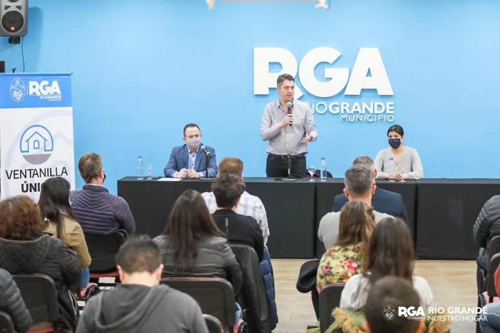 Martín Perez Entrega Certificados Casa Propia