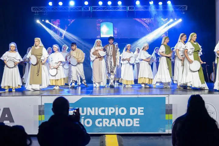 del pesebre a la cruz 