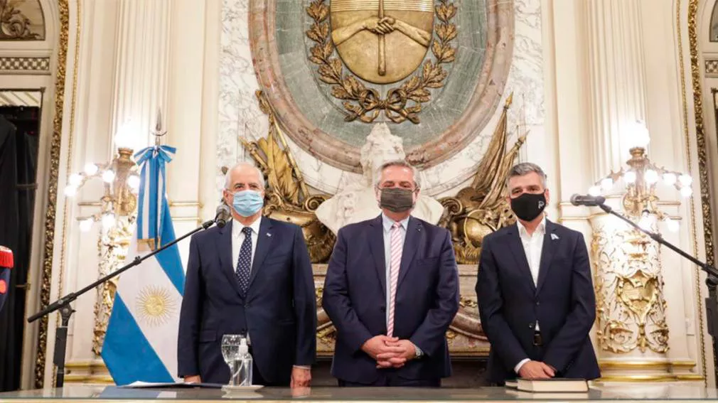 Jura nuevos ministros