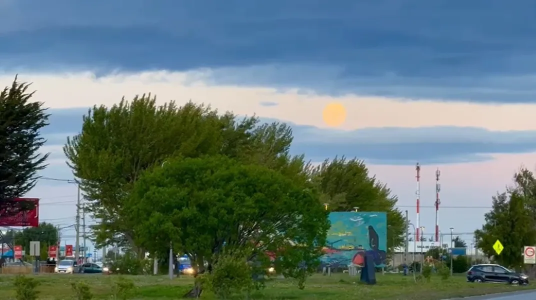 Cielo Punta Arenas- bandera Argentina