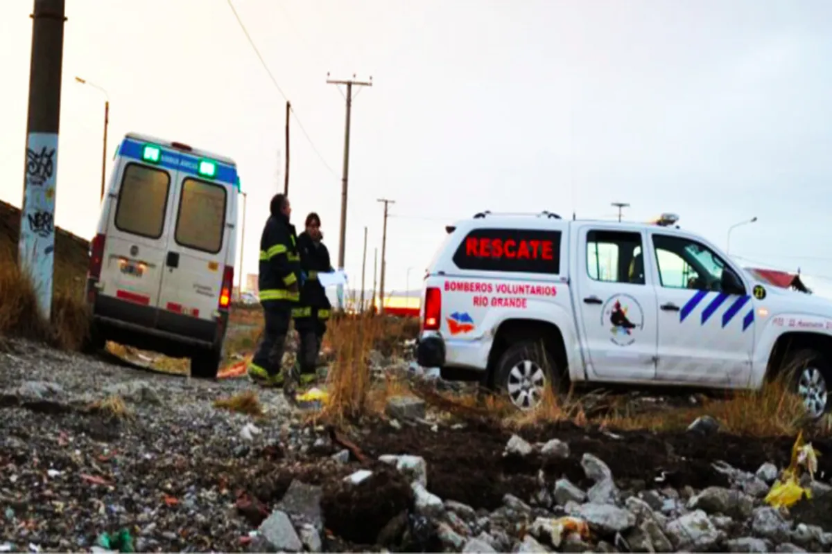 mujer restacatada tras arorjarse del puente mosconi