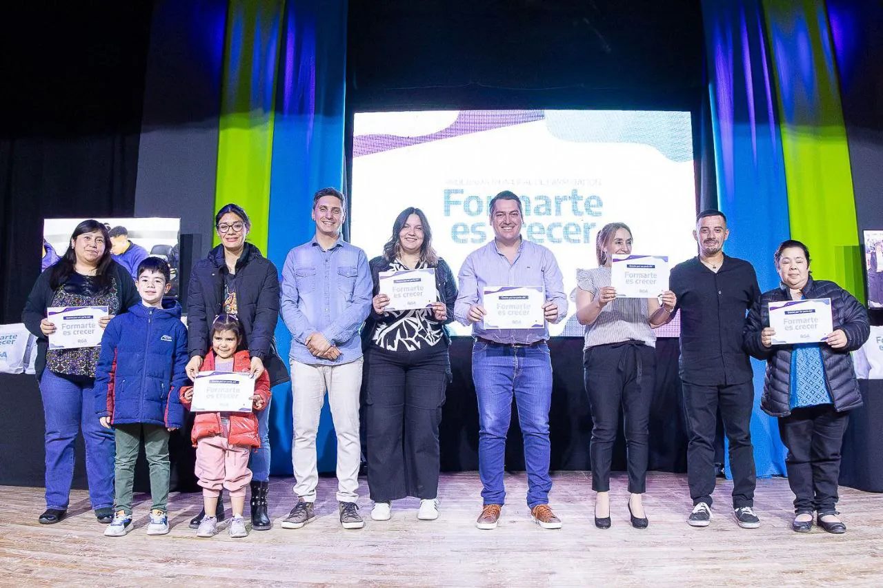Formarte en Crecer, entrega de certificados Municipio de RG