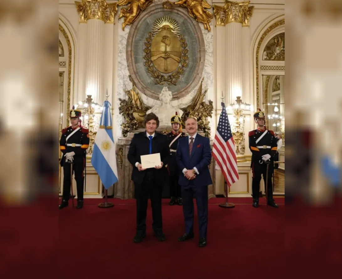 Milei/ Peters Lamelas 