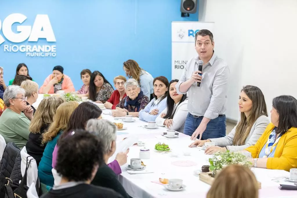 Martín Perez adultos mayores