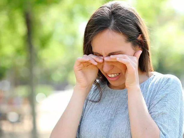 picazon-ojos-omicron