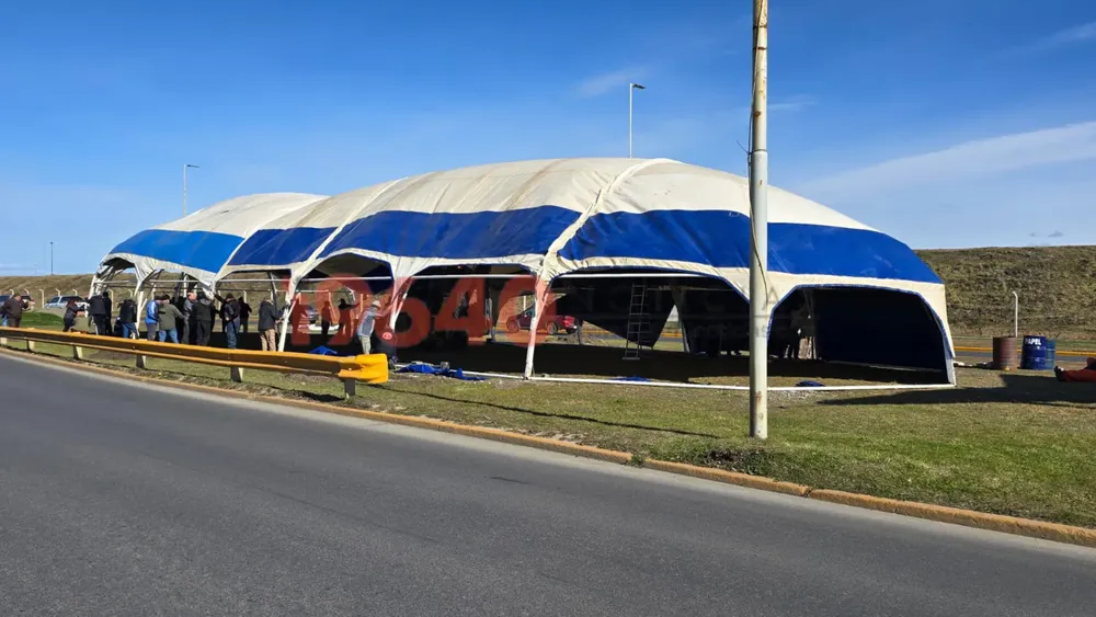 Armado de la Carpa de la Dignidad